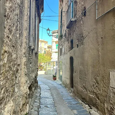 Un Tocco Di Antico * Тропея