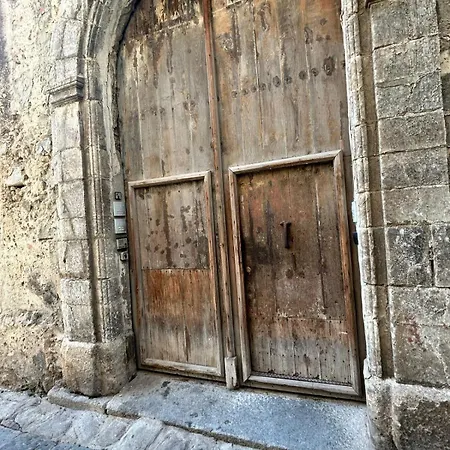 Un Tocco Di Antico Тропея
