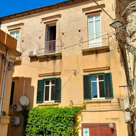 Un Tocco Di Antico * Tropea