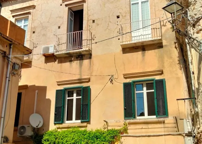 Un Tocco Di Antico * Tropea